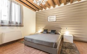 Ca' Del Monastero 6 Collection Chic Apartment For 4 Guests With Lift